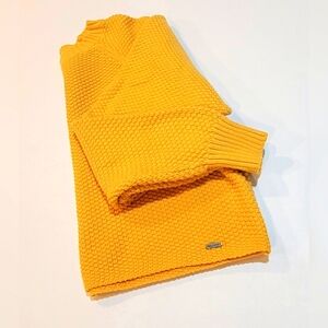 Hollister Women's Gold Crop Sweater.   Size XS